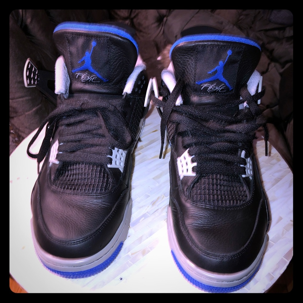 Authentic Men’s  Air Jordan Retro 4’s Size 11